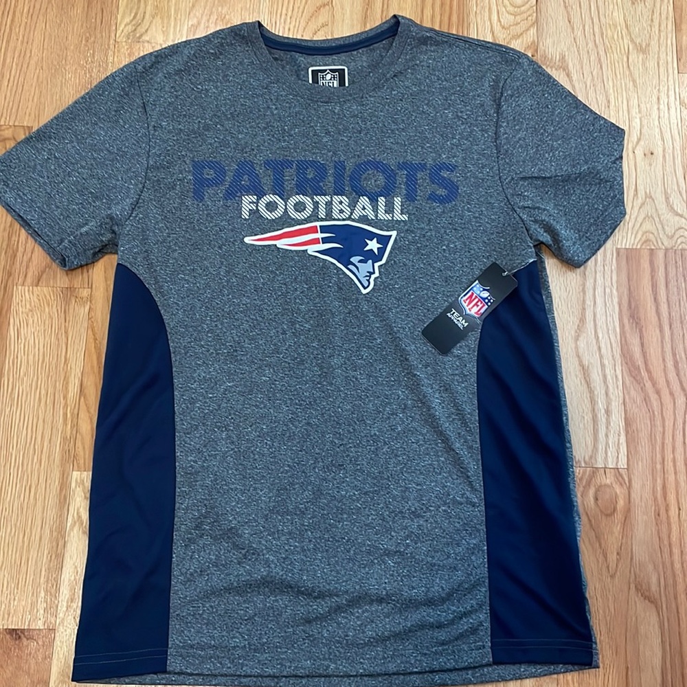 🎉HP🎉NWT NE Patriots Performance TShirt